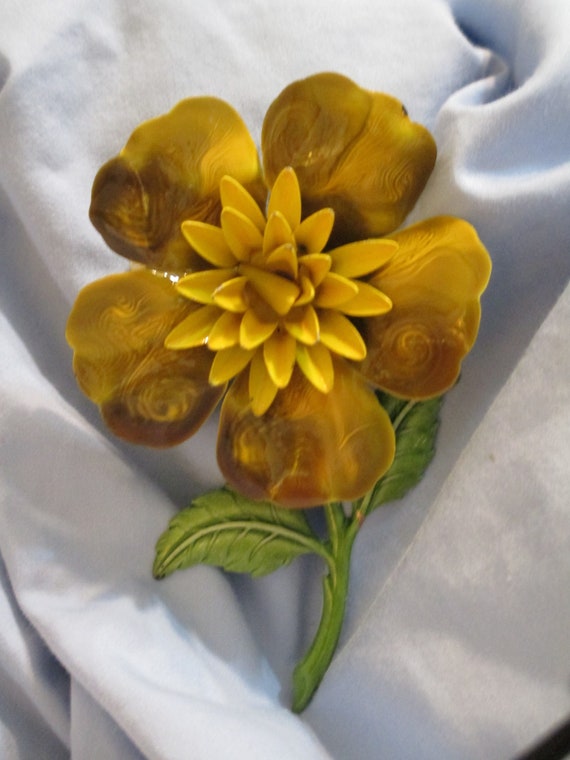 Vintage Golden Rod Color Enamel Metal  Flower Pin,
