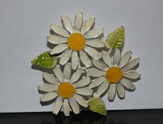 Yellow & White Daisy Flower Pin, Trio of Daisy Fl… - image 1