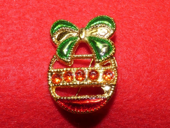 Vintage Gold Tone Christmas Bulb Brooch, Pin, Hol… - image 2