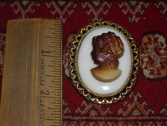 Vintage Cameo Brooch, Carved, Victorian Lady Came… - image 4