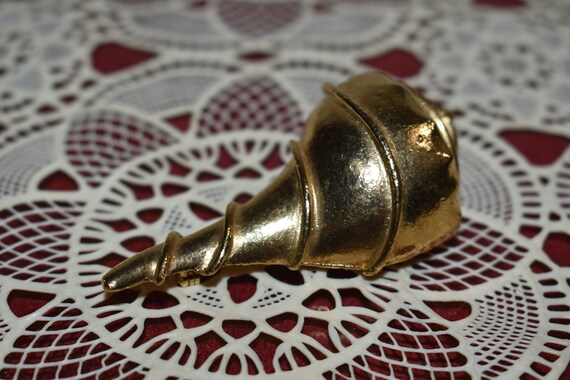 CORO Gold Seashell Brooch, Nautical Statement Jew… - image 2