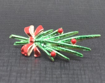 Mid Century Christmas Swag Pine & Berries Green Red Enamel Vintage Gold Tone Brooch Pin