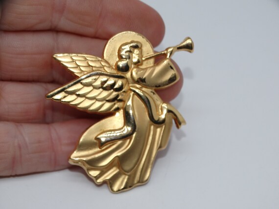 Angel Pin, Vintage Gold Tone Christmas Angel Broo… - image 2