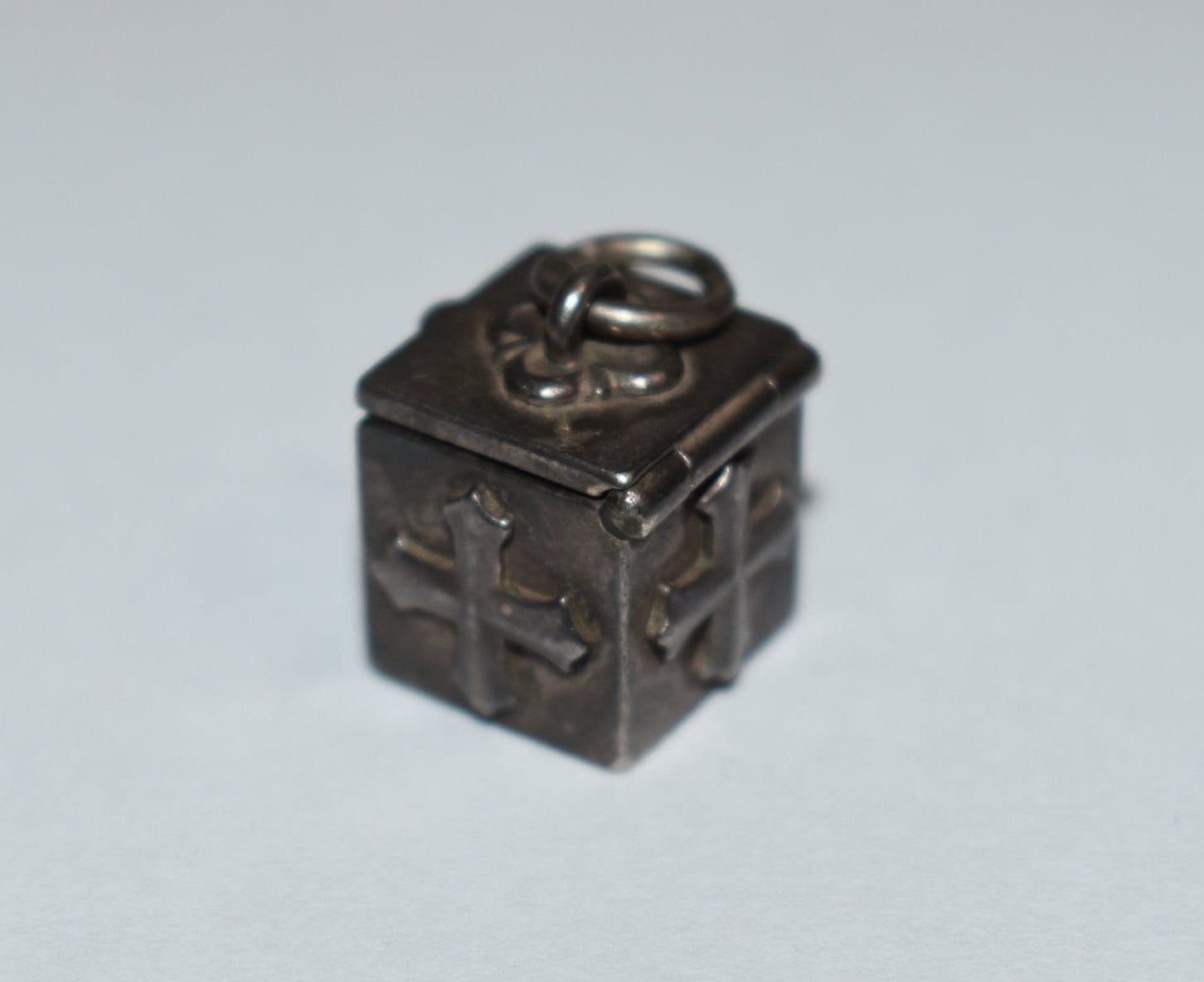 James Avery Prayer Box Praying Hands Charm Pendant 925 Retired