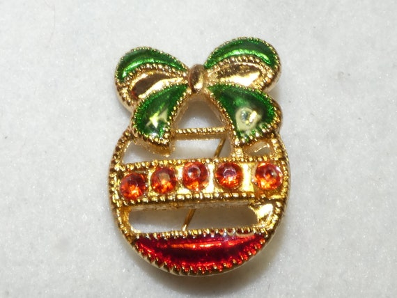 Vintage Gold Tone Christmas Bulb Brooch, Pin, Hol… - image 1