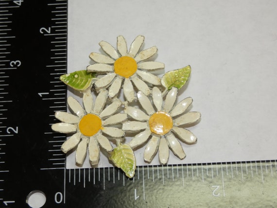 Yellow & White Daisy Flower Pin, Trio of Daisy Fl… - image 3