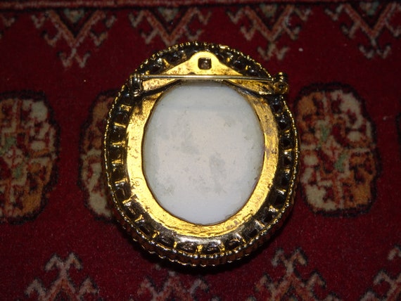 Vintage Cameo Brooch, Carved, Victorian Lady Came… - image 2