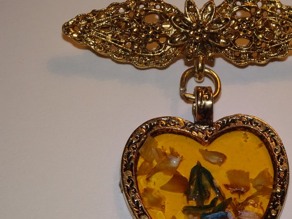 Vintage Resin Dangle Heart Pendant, Victorian Sty… - image 2