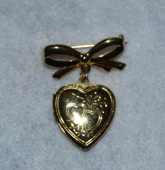 Gold Bow Heart Photo Locket, Victorian Style Heart