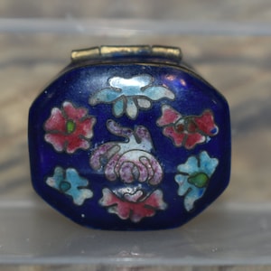 Vintage Cloisonné Pill Box, Cobalt Blue & Flowers, Asian Pill Box Miniature Enamel Pill Box, Keepsake Trinket Holder