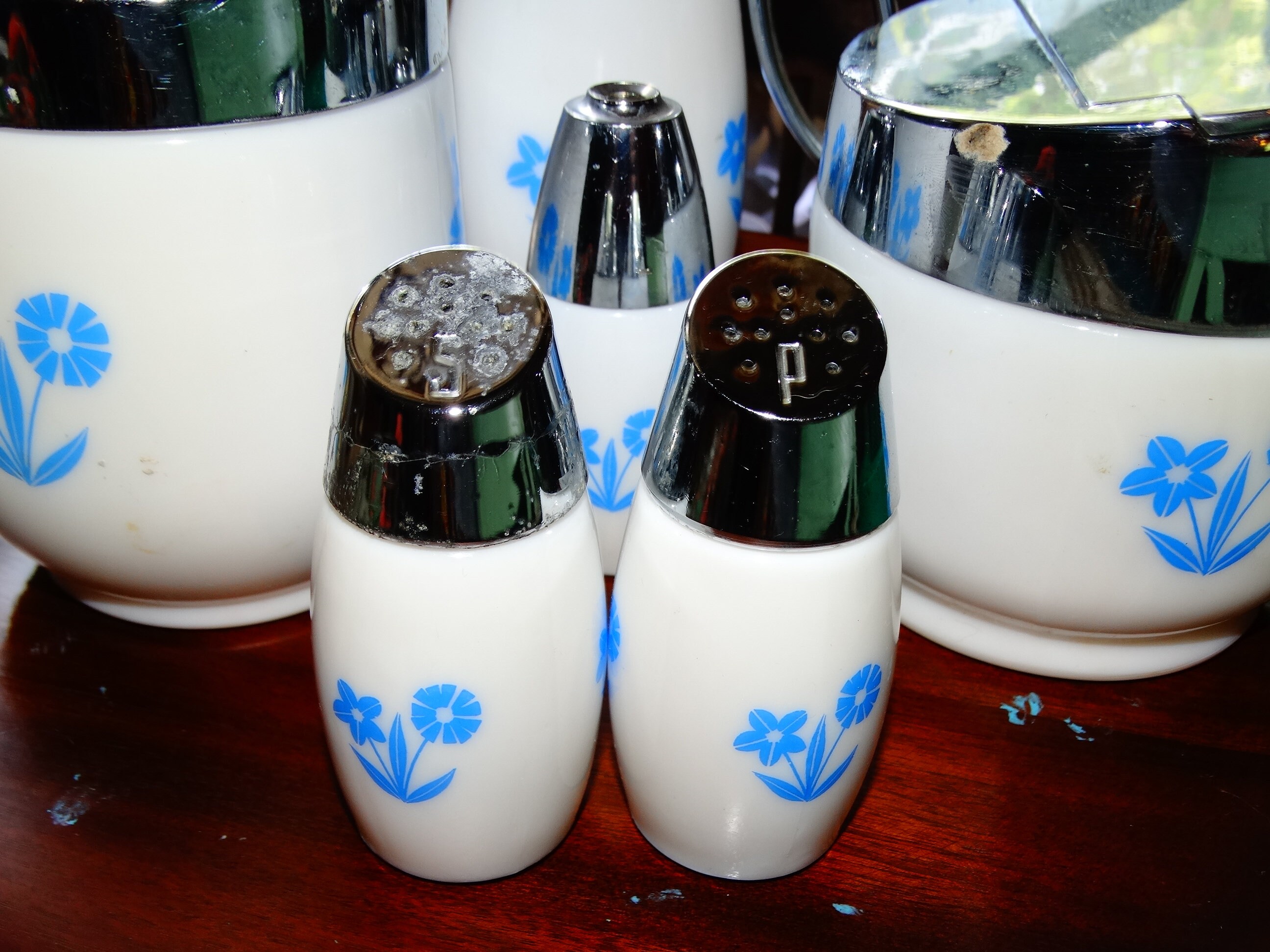 Vintage GEMCO Westinghouse Blue and White Corn Flowers