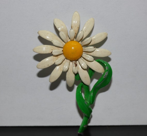 Yellow & White Daisy Flower Pin,  Daisy Flower Pi… - image 1