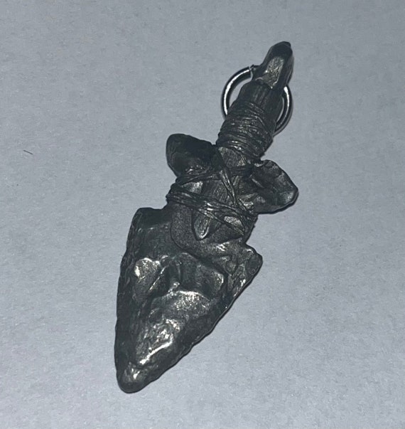 Vintage Pewter Arrowhead Pendant, Gray Arrowhead N