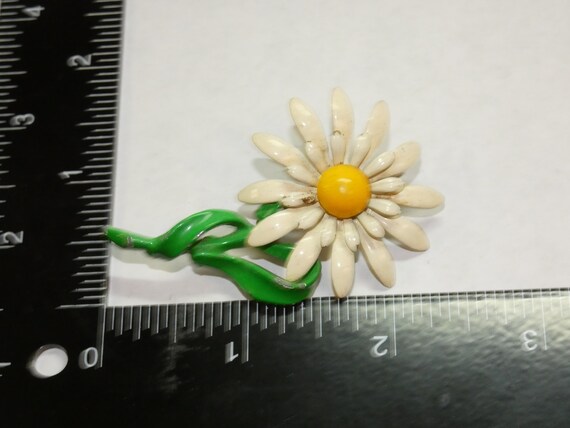 Yellow & White Daisy Flower Pin,  Daisy Flower Pi… - image 3