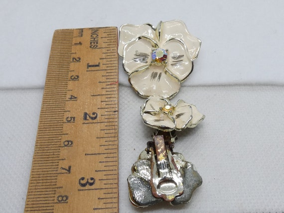Sweet White Pansy Flower Pin & Clip On Earring Se… - image 4