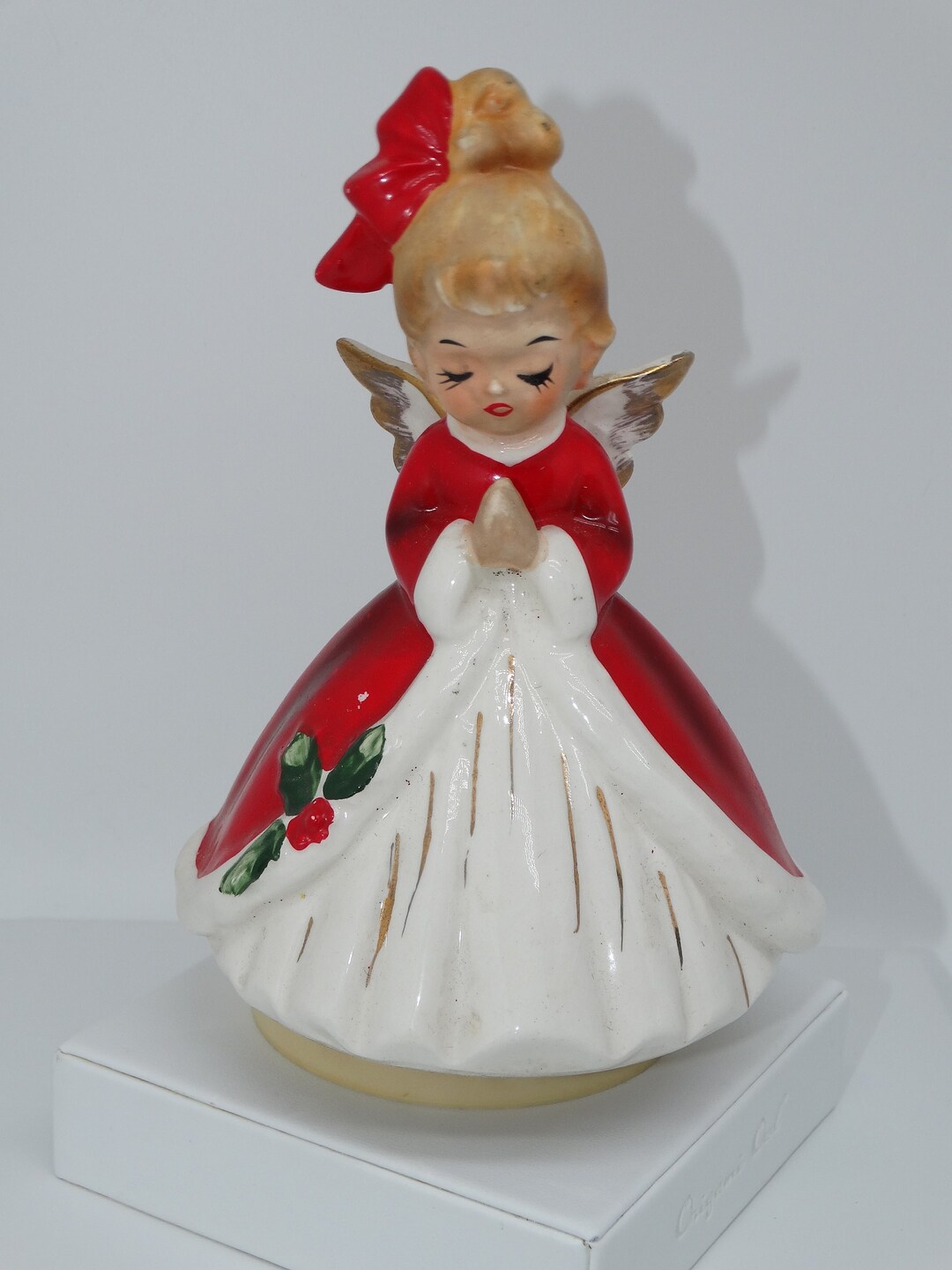 Josef Original Christmas Angel Revolving Music Box Figure, Playing the