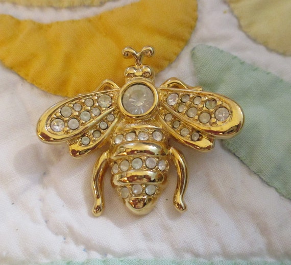 Vintage Swarovski Signed Gold Tone Bee Brooch Pin… - image 2