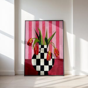 Impresión floral retro a cuadros moderna escandinava contemporánea, impresión de arte botánico, tulipanes en jarrón rosa en un jarrón a cuadros, arte floral imprimible