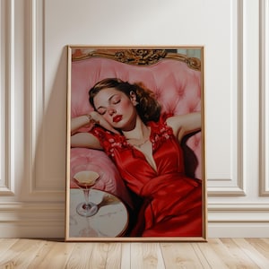Rode jurk, vrouw op bank met martini, barwagen decor, martini print bar art print, olieverfschilderij, cocktailkunst, esthetisch olieverfschilderij,