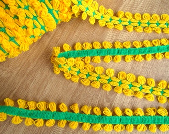 per meter: '70s vintage ribbon / bright yellow border trim with squeaky green