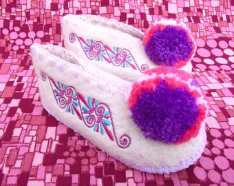 kids Greek slippers Size 22  (UK5,5)