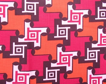 Puede incluir: Tela de patrón geométrico abstracto con un diseño repetitivo de cuadrados y rectángulos en tonos naranja, rosa, blanco y marrón.
