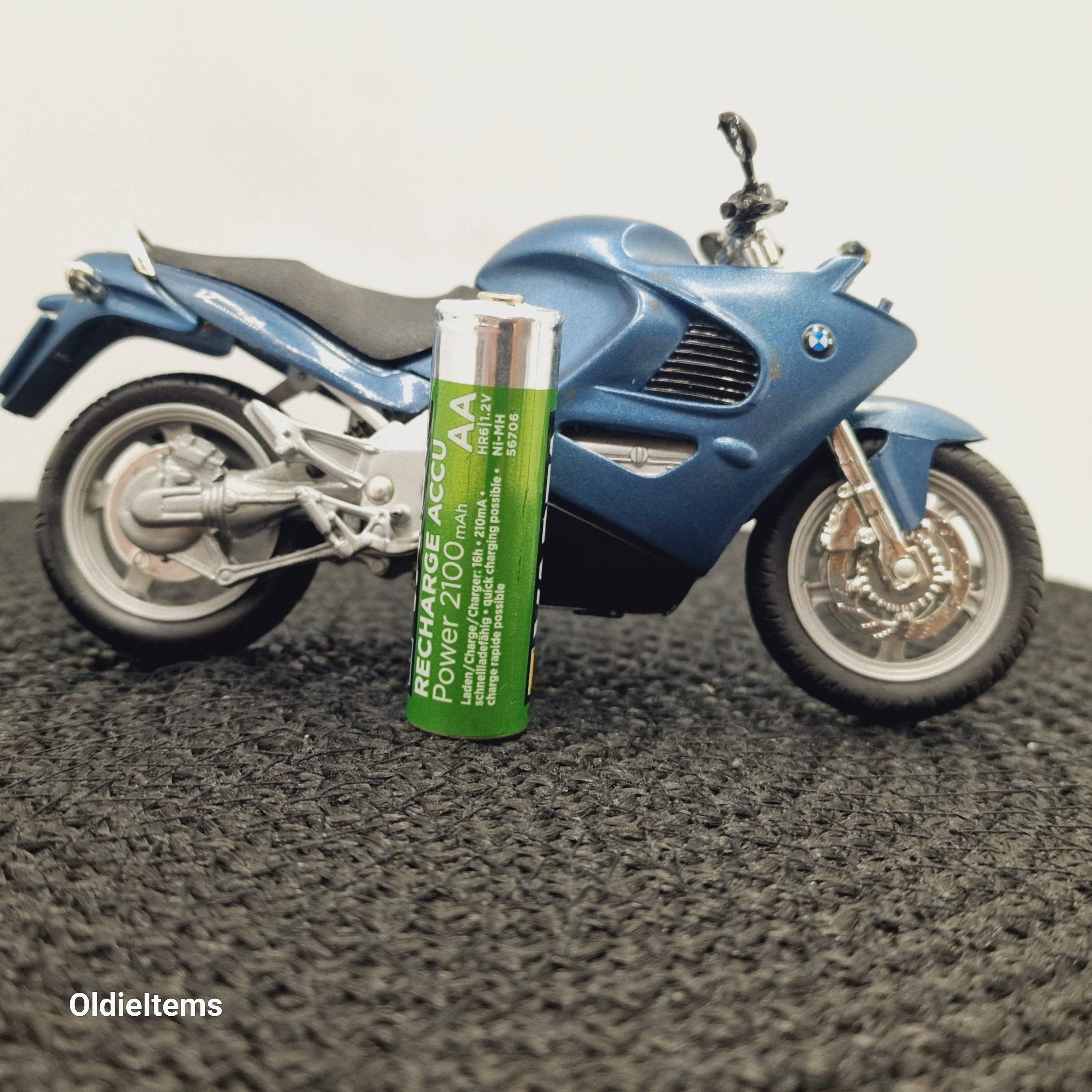 BMW K 1200 RS ミニチュアモデル 1/18 バイク il_fullxfull.6090102979_a5di.jpg