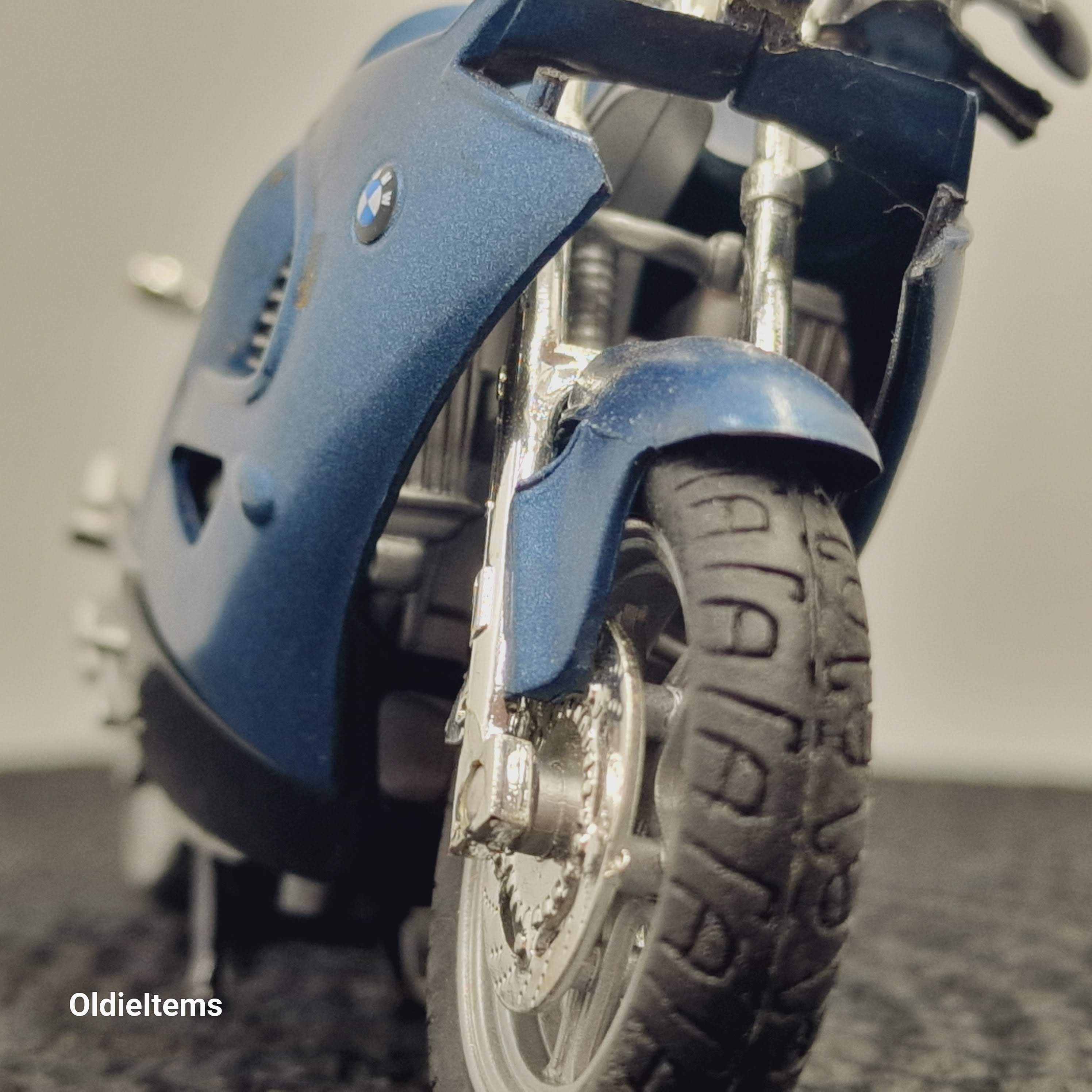 BMW K 1200 RS ミニチュアモデル 1/18 バイク BMW K 1200 RS ミニチュアモデル 1/18 バイク