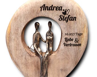 Deko Skulptur Paar – Personalisiertes Hochzeitsgeschenk aus Holz und Metall mit Gravur, Geschenk zum Hochzeitstag oder Jahrestag
