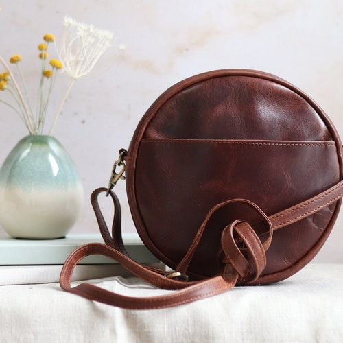 round pocketbook