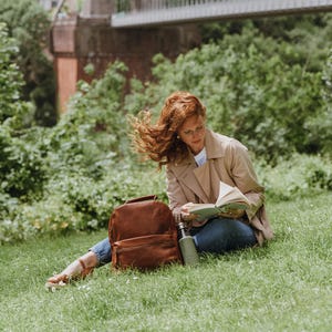 Leder-Reiserucksack, handgefertigter Rucksack für Frauen, brauner Leder-Rucksack, großer Rucksack, stilvolle Arbeits- oder Wochenendtasche