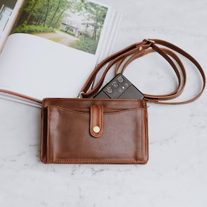 Leather Smartphone Pouch,  Leather Crossbody bag, Leather Smartphone bag, Festival bag, Distressed Brown Small Leather Purse