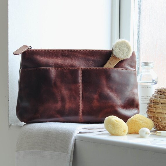 Ladies leather wash bag Clearance