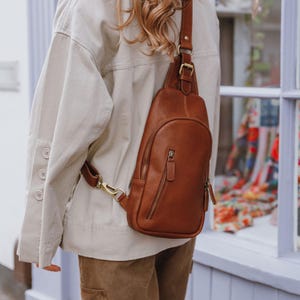 Echtleder Crossbody Sling Bag, Hands-Free Leder Sling Geldbörse mit mehreren Taschen, Damen Reisetasche