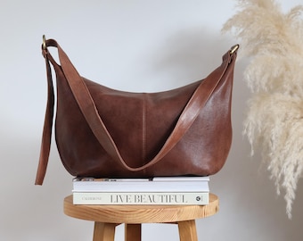 Slouchy Leather Crescent Crossbody Bag – Soft Brown Shoulder Bag for Everyday Wear