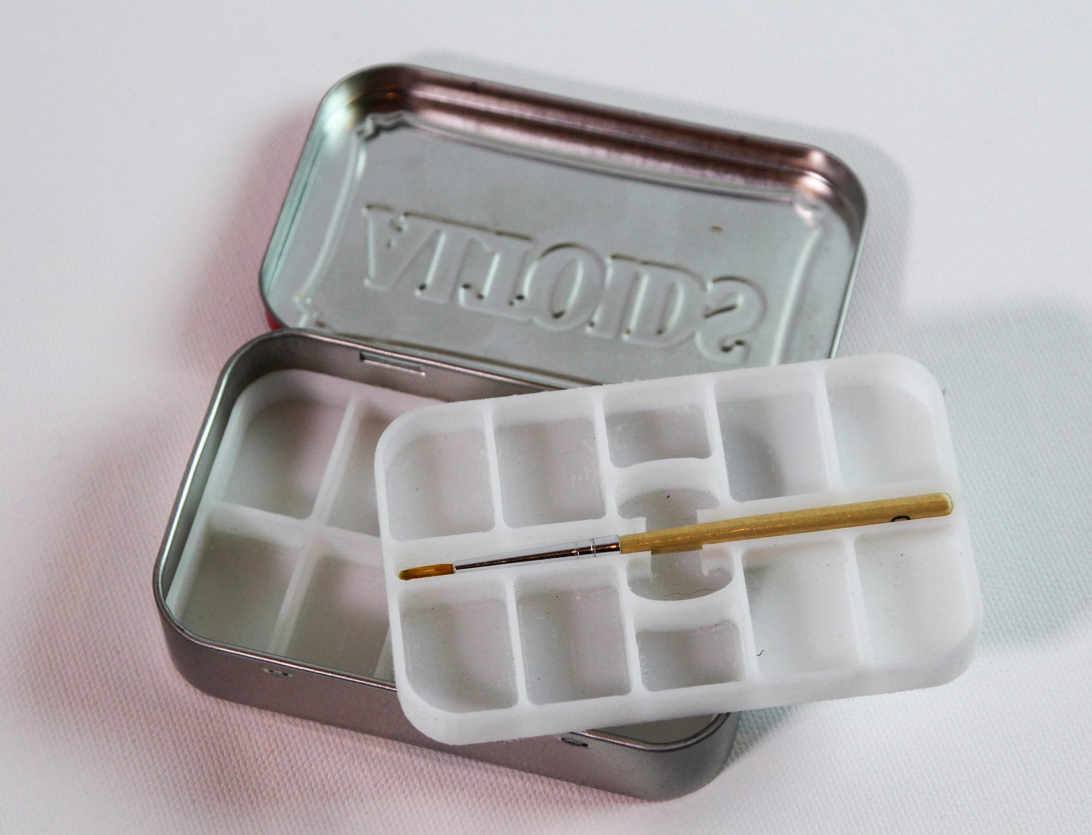 3D Printed Organizer for Altoid Tin Portable Storage With 8 Compartments 