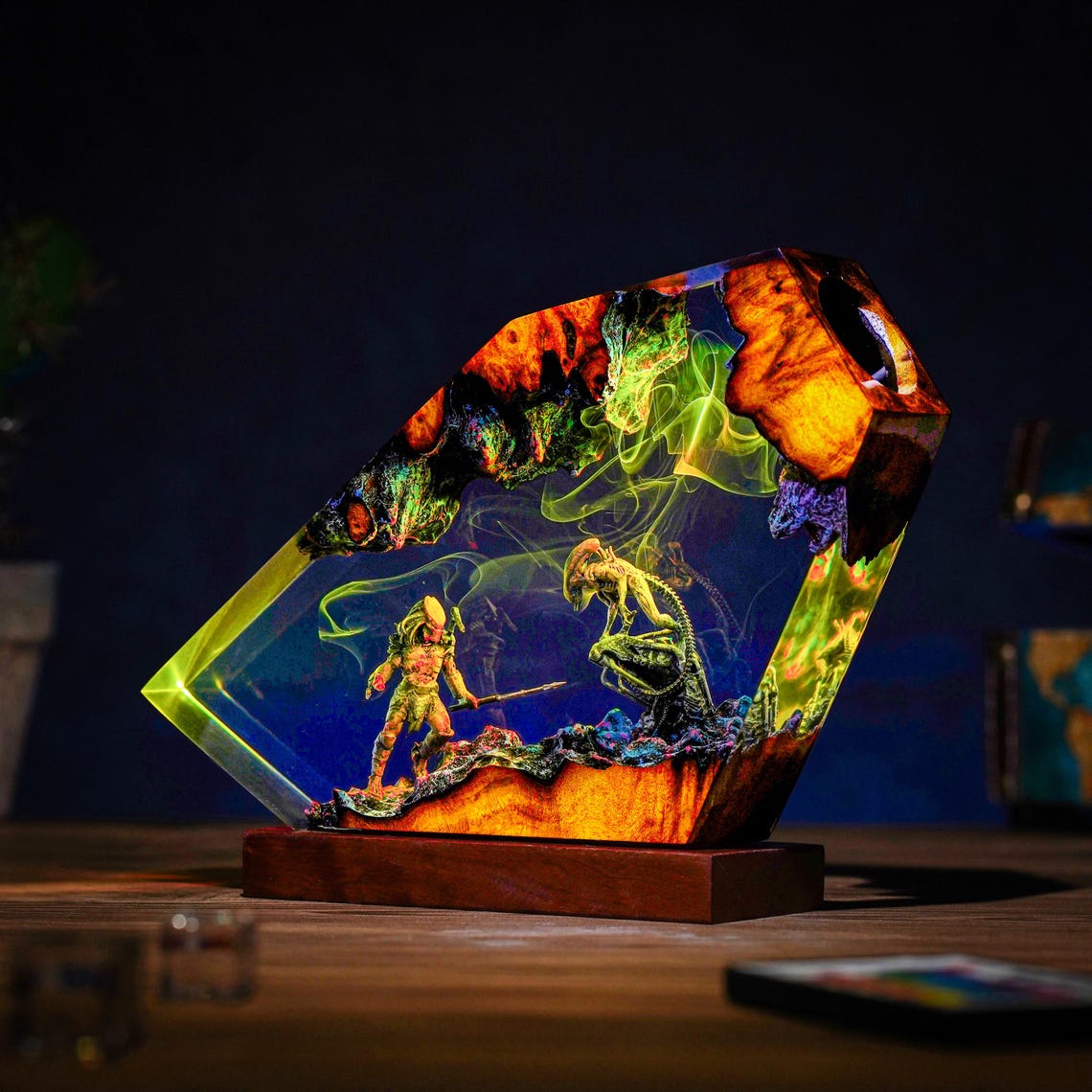 Predator Vs Xenomorph Resin Lamp, Alien Space Monster Light, Handmade ...