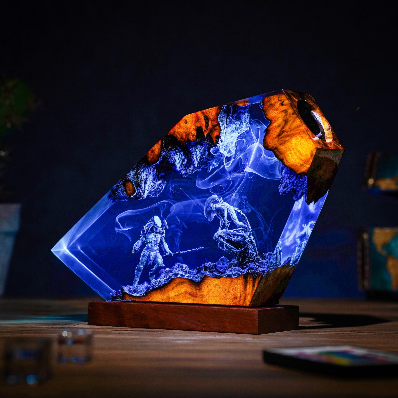 Predator Vs Xenomorph Resin Lamp, Alien Space Monster Light, Handmade ...