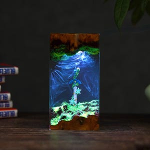 Master Sword Night Light: LoZ Epoxy Resin Lamp, Gaming Decor