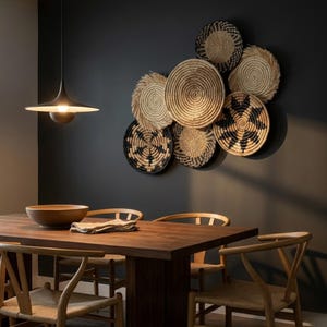 Ensemble de paniers muraux tressés en jonc de mer : décoration murale bohème (7 pièces)