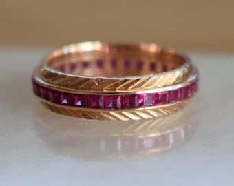 Vintage band ring, 18k Gold, Rubies (synthetic), Wedding Band, Elegant Ring for Woman, Invisible setting, gift for her, Vintage French Ring