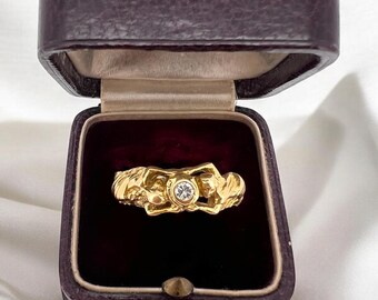 Art Nouveau style  Ring in 18-Carat Gold and Diamonds with Female Decoration