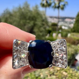 Bague tank art déco en or 18 carats, saphirs 4 carats et diamants