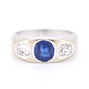 Three-Stone Ring with Synthetic Sapphire and natural old cut Diamonds – Art Deco