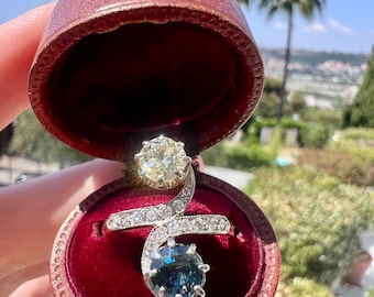 Bague Toi et Moi Belle Époque en platine avec diamants et saphirs – Antique vers 1900