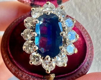 Vintage 18K Gold Sapphire & Diamond Cluster Ring | Estate Jewelry