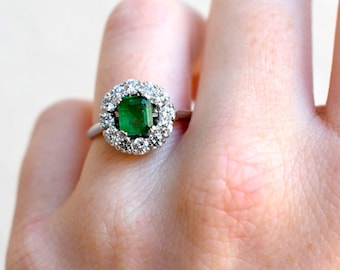 Mellerio Emerald Diamond Daisy Ring Platinum | Vintage Cluster Ring in Original Box