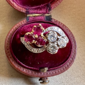 Antiker Belle Époque Rubin und Diamant Klee ""Toi Et Moi"" Ring — Um 1900."