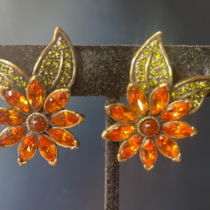 Heidi Daus "Glamorous Garden" Earrings, clip on, yellow & green. 1-3/8" X 1-1/8"