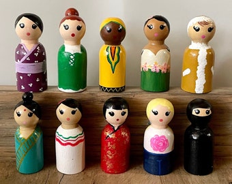 Little Ladies of the World Miniature Wood Peg Dolls Figures Toys